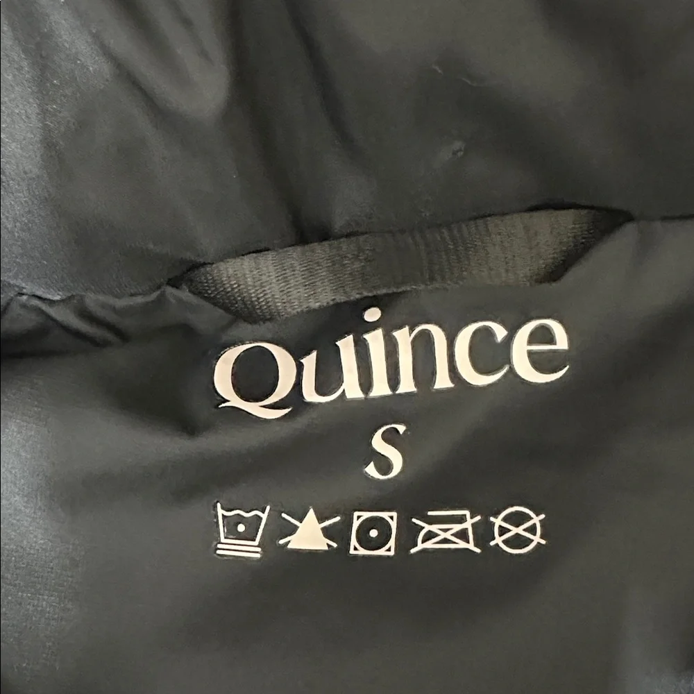 Quince 700 Fill Down Puffer Jacket Black Women’s small Extreme Cold Winter Coat